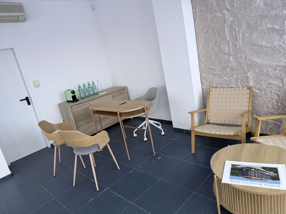 Мебели за офис - трапезна маса и 8 стола за хранене