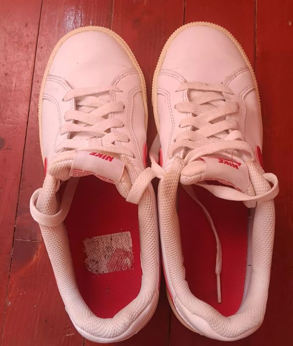 Дамски  оригинални  маратонки  Nike