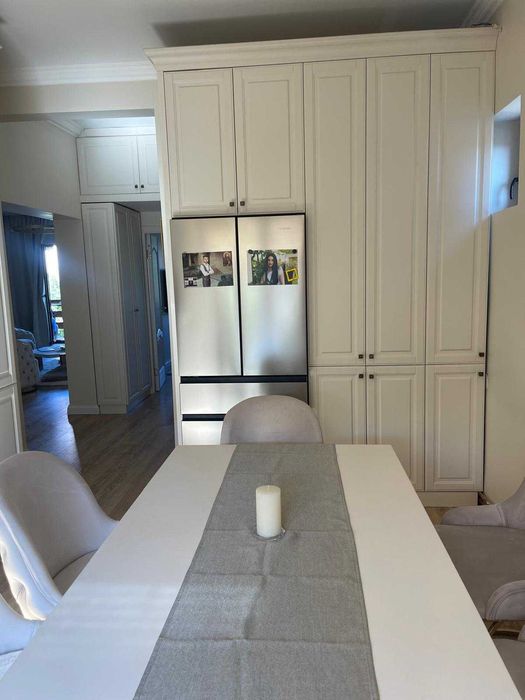 Apartament semicentral, în asociație, premium, cu finisaje de lux.