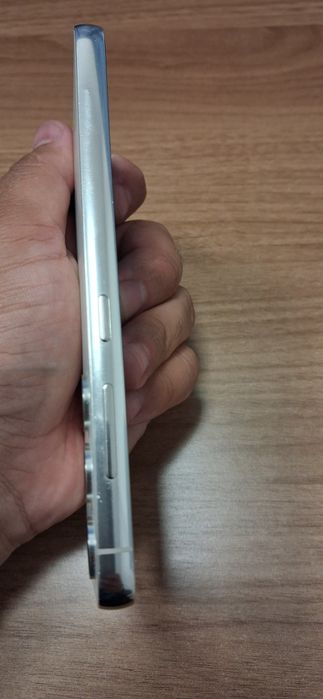 Телефон  Samsung  s23