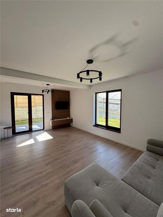 Casa moderna si spatioasa cu 4 camere si curte - zona Horpaz - 890EUR