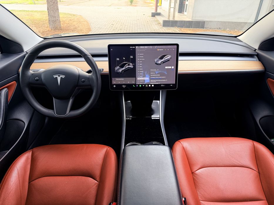 Tesla Model 3 RWD