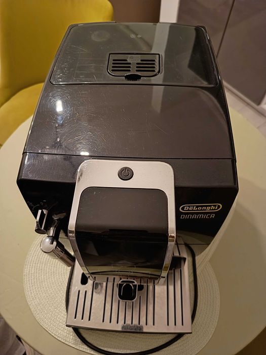 Vând espressor DeLonghi dinamica