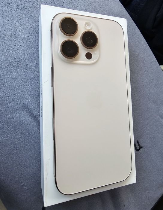 Продам Айфон 16 про