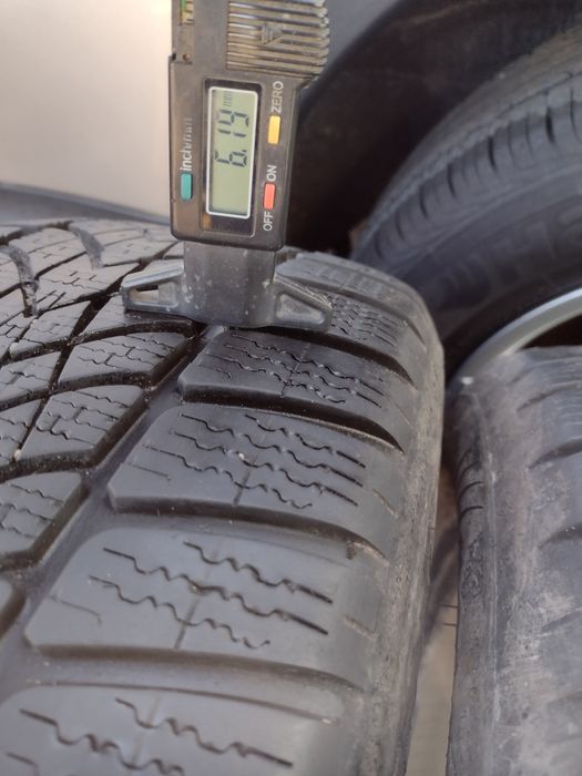 Перфектни 2бр.225/55/17 Dunlop 4D MO dot1122