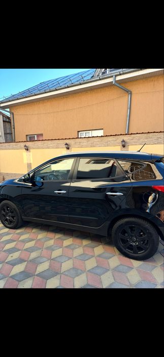 HYUNDAI ix35 2012 — imagine 3