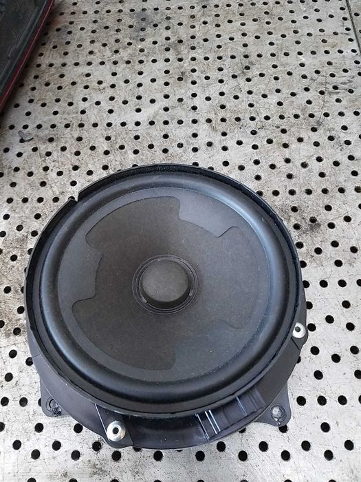 Boxa audio stanga spate vw touran 5t 2016 5ta035453