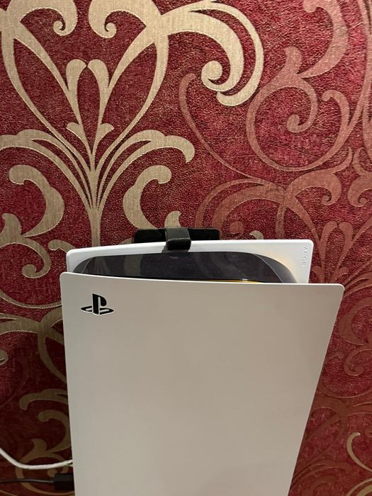 PS5 ПС5 идеал состояние+2 джойстика+игры