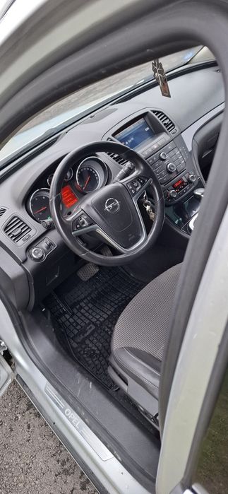 Vand Opel insignia 2.0 cdti, Automată , bi-xenon
