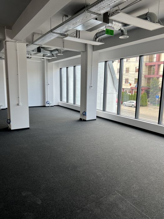Spatiu de Birouri/Clinica/Comercial nou in centru.