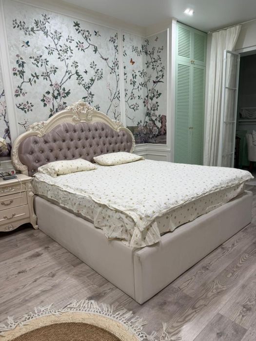 Продам кровать тумба и столик