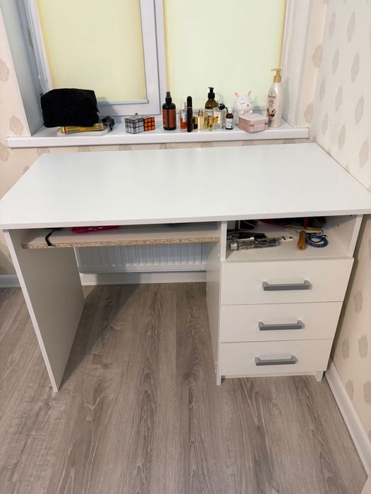 Письменный стол