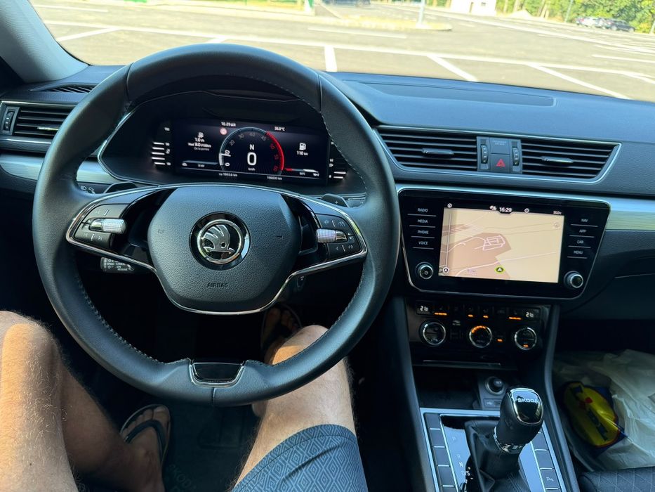 SKODA Superb 2022 — imagine 2