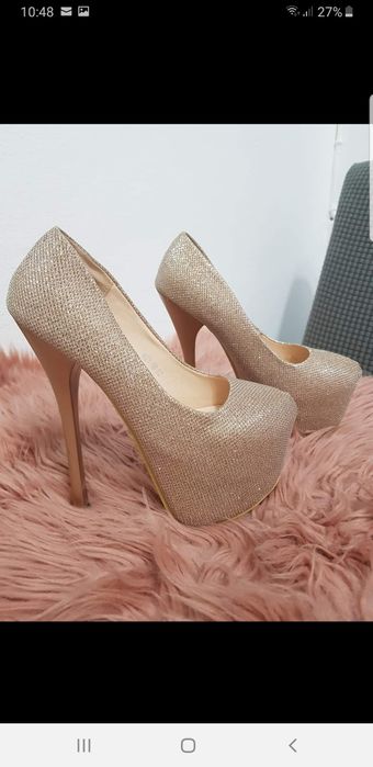 Pantofi cu toç si platforma