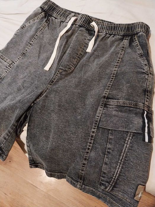 Нови къси дънки,с ластична талия с връзки