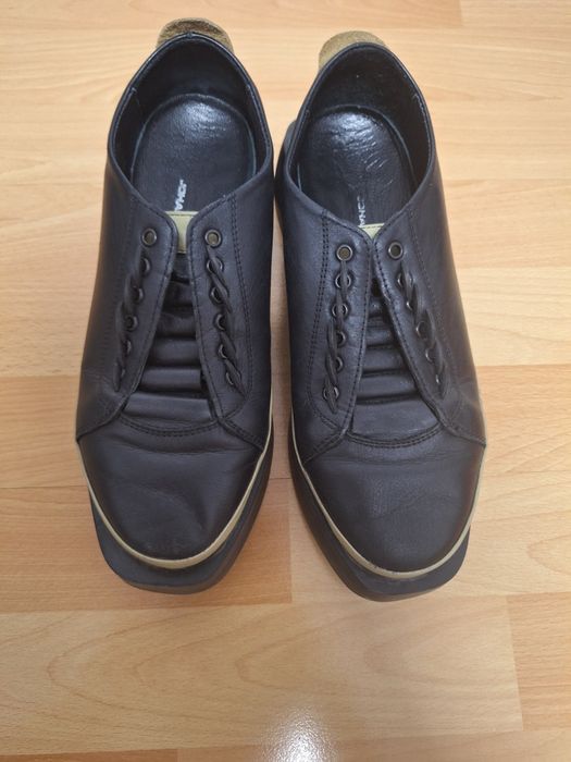 Pantofi din piele