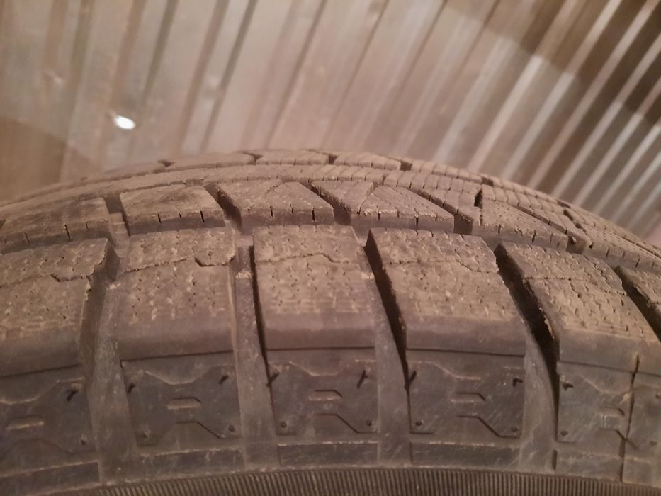 Автошины 235/65/18 комплект 4 шт