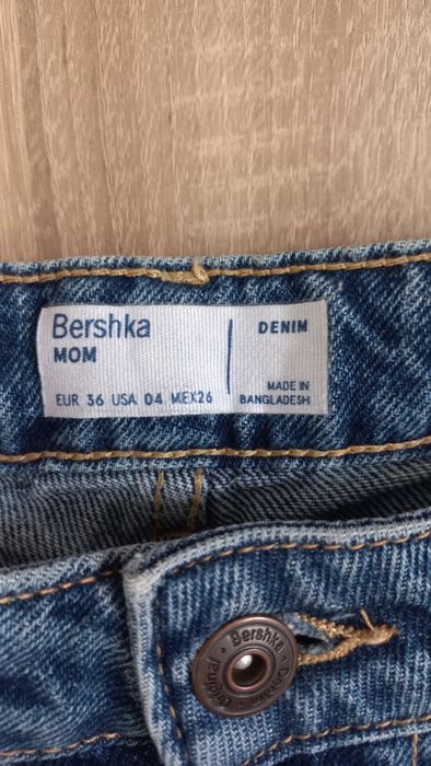 Дънки Bershka 36 н