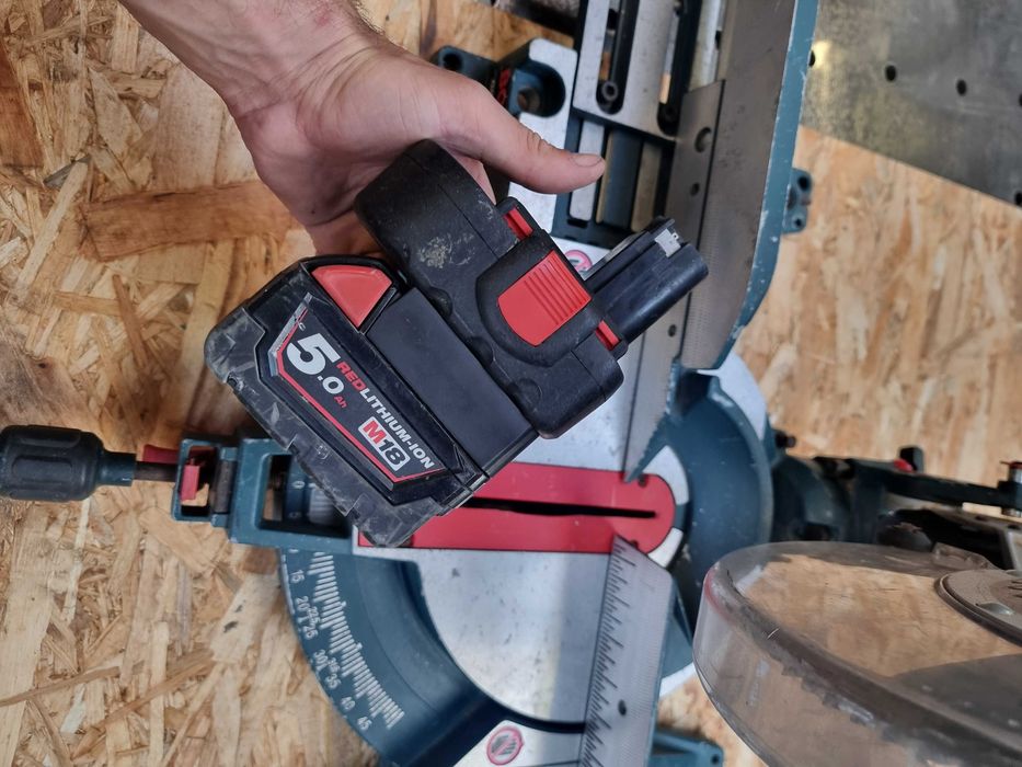 Circular Stationar Pendul Bosch Acumulatori Milwaukee M18 V