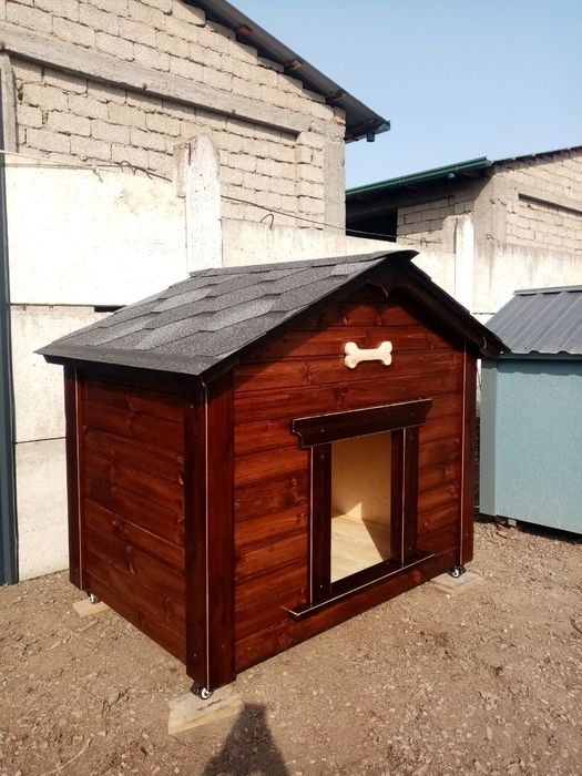 Будка для крупной собаки.