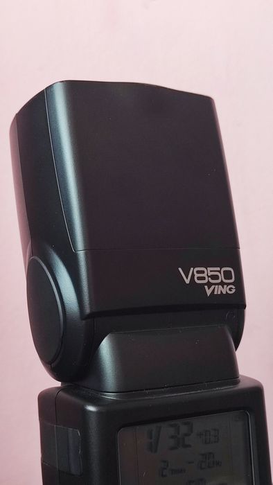 Светкавица Godox V850 Ving с включени Wireless Remote Control, speedlight stand, батерия, калъф и зарядно
