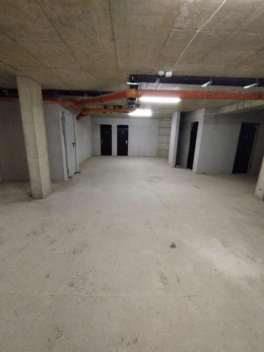 Продавам паркомясто.