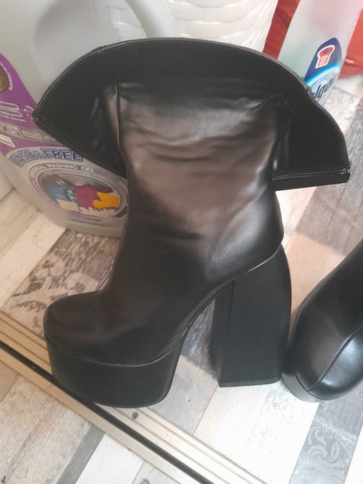Vand incaltari dama noi!