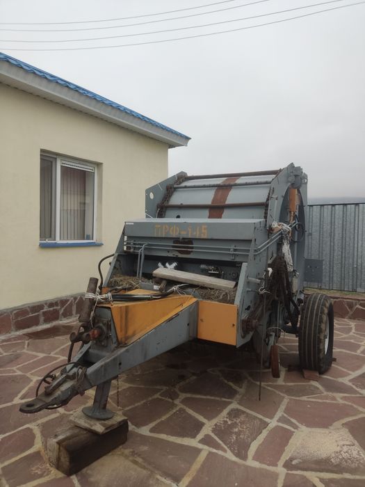 Рулонный пресс-подборщик Бобруйск ПРФ 145