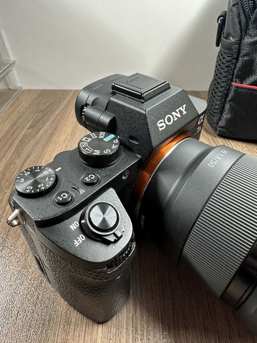 Sony A7 II + FE 50mm F1.8 – отлично състояние, до 6000 кадъра