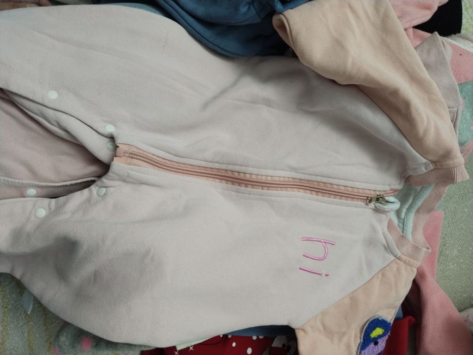 Отдам вещи от6месяцев