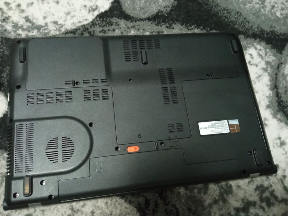 Laptop acer aspire V3-771