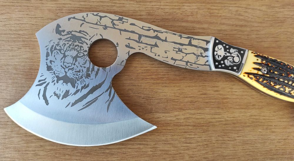 Малка брадва Вълк