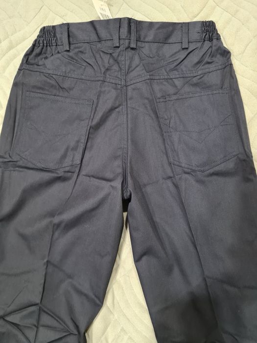 Продам брюки школьные