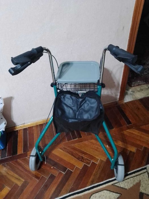Ходунки инвалидные на калесах