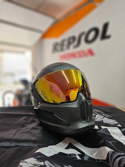 Продавам мото каски