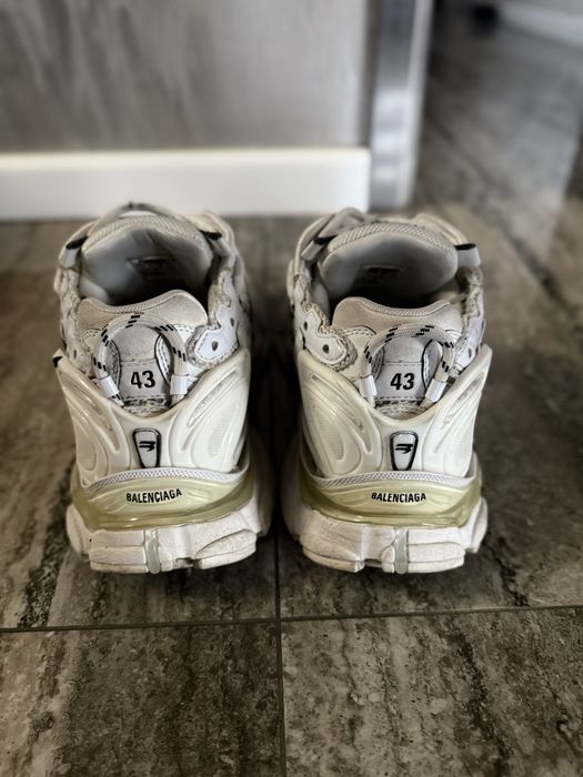 Balenciaga Runner Graffiti