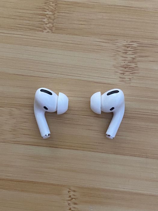 Casti Airpods Pro generatia 1