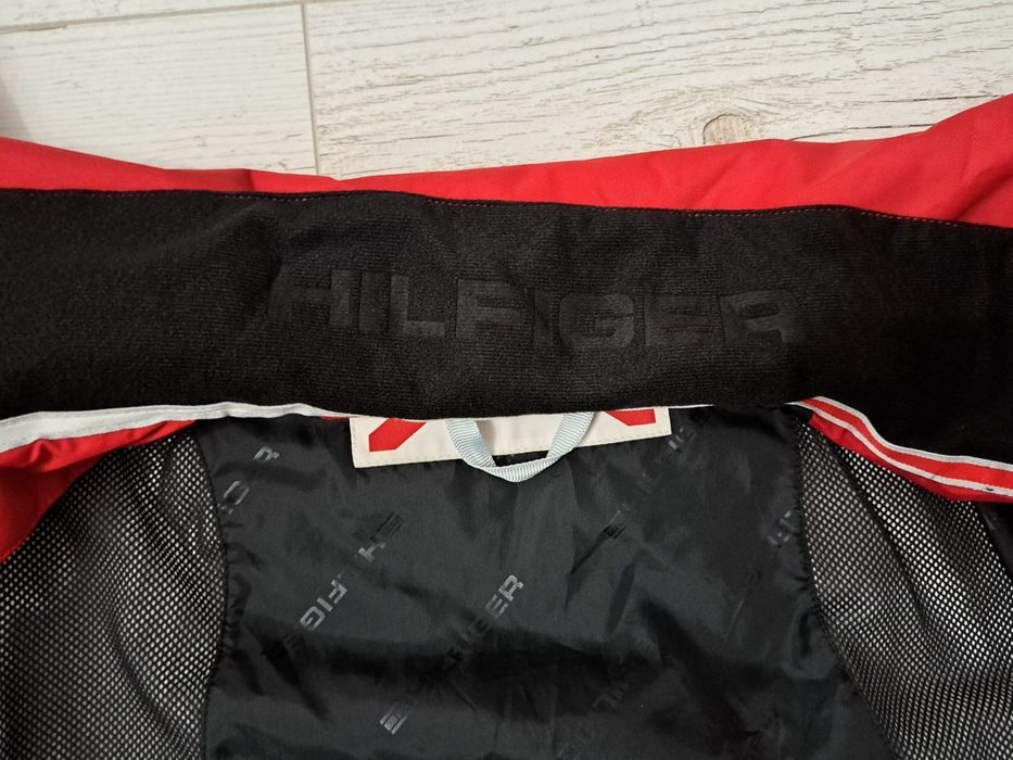 Tommy Hilfiger-Ориг. яке Ново!!!