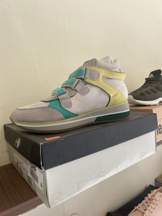 Adidasi Sport in regim En Gross