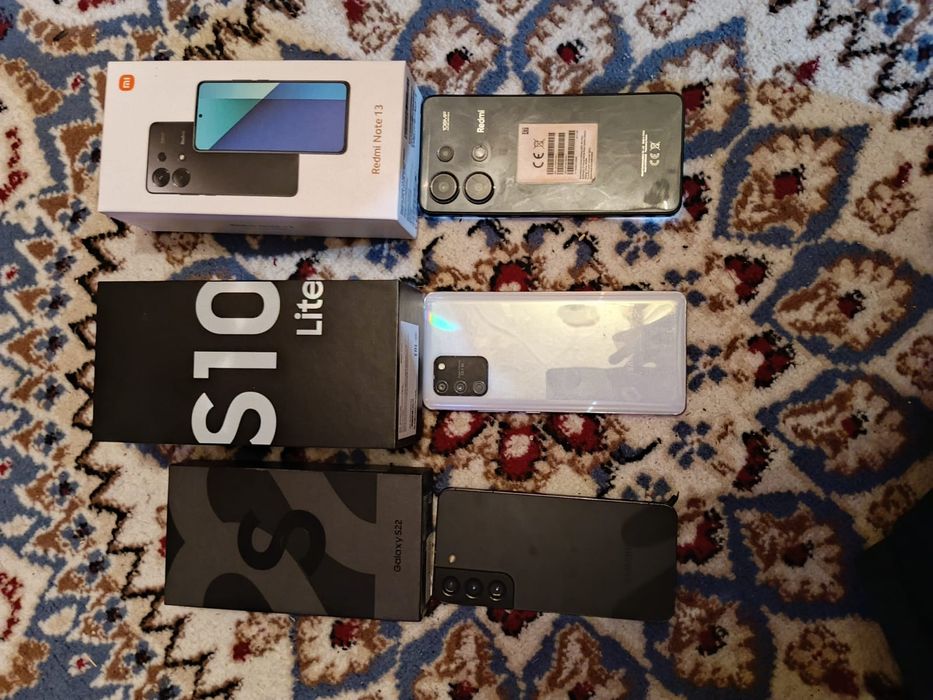 Продам три телефона