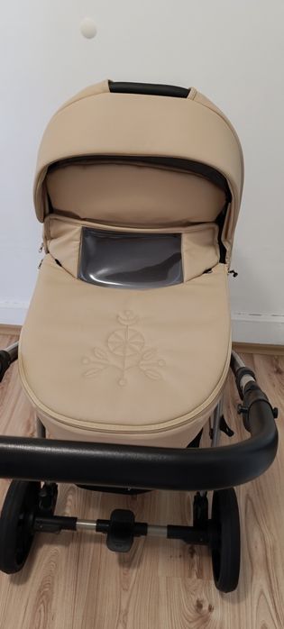 Бебешка количка Tutis