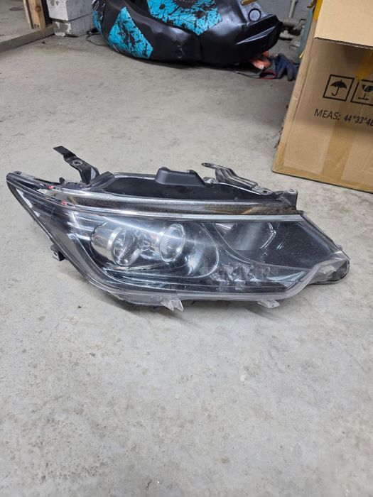 Срочно продам 2линзы на камри 55