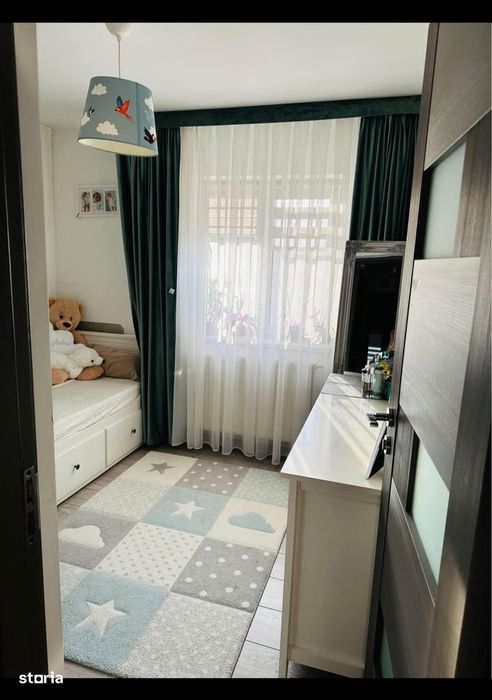 Apartament cu 4 camere - zona centrala