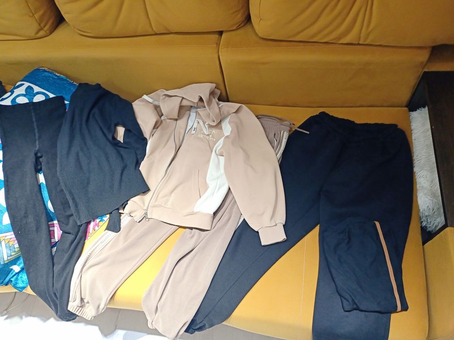 Киімдер 11-12 жасқа. Тегін беремін