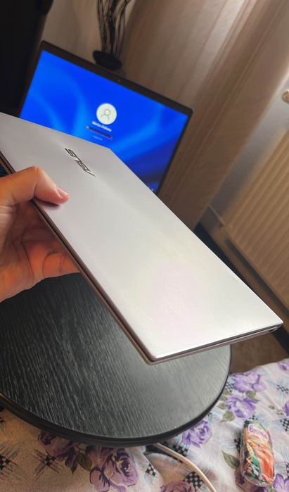 Laptop Asus Zenbook 13 OLED  i5-1135G7 8GB RAM SSD