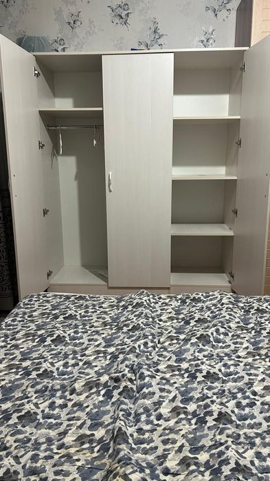 Детскии шкаф цвет белый