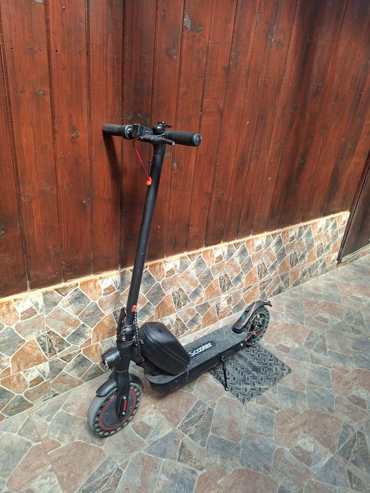 Trotineta iscoter e9 merge foarte bun