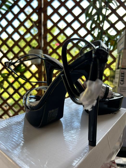 Sandale elegante, perfecte pentru evenimente selecte. Super Preț!! NOI