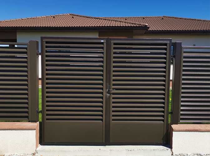 Garduri din panou stil jaluzele, sipca metalica, tabla, plasa si BCA