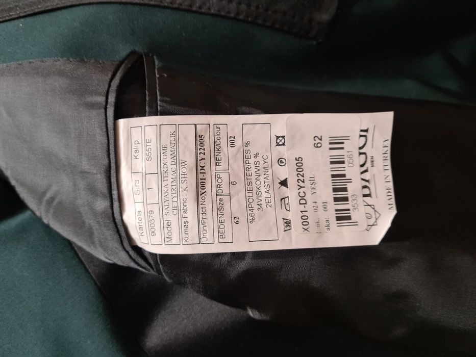 Vând costum din 3 piese